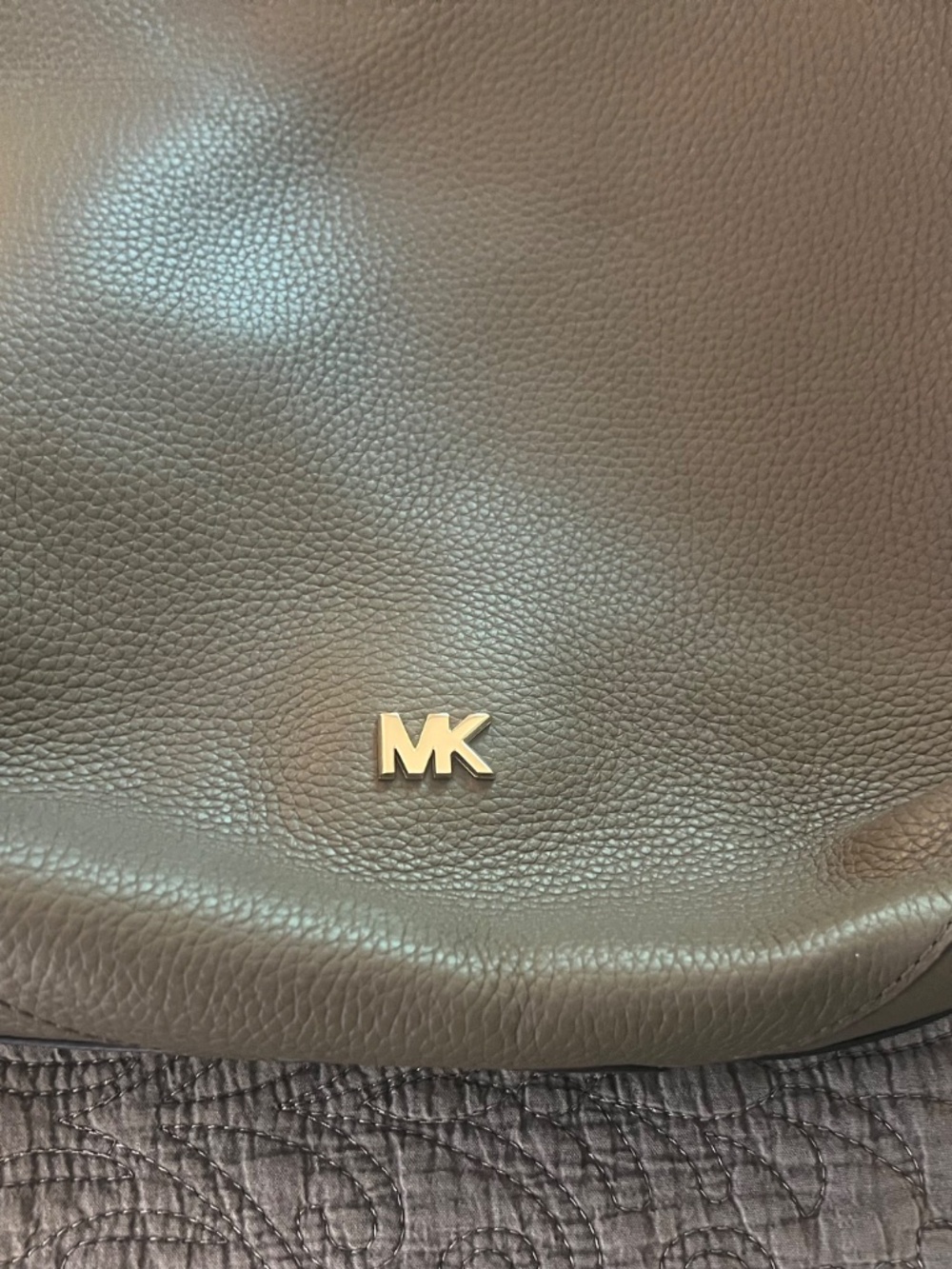 Michael Kors Olive Junie Pebbled Leather Unlined Hobo Bag NWOT with Dust Cover - Picture 2 of 9